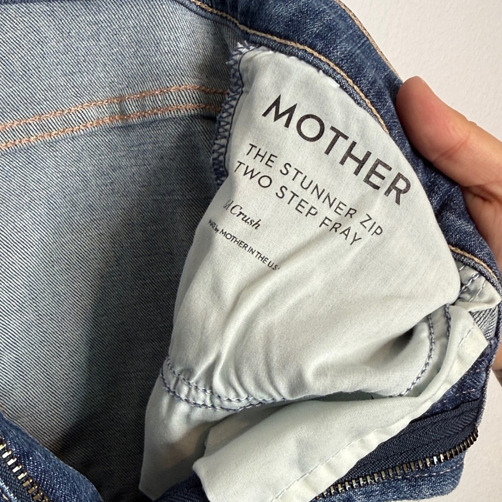 MOTHER The Stunner Zip Two Step Fray Denim Jeans 29” Waist - Picture 4 of 7